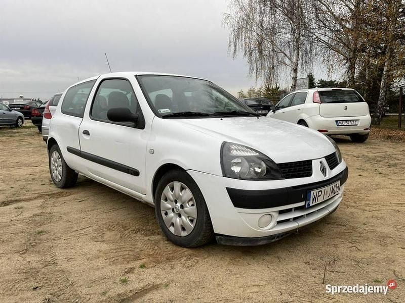 Używany Renault Clio II 2003 Biały Sedan/Limuzyna