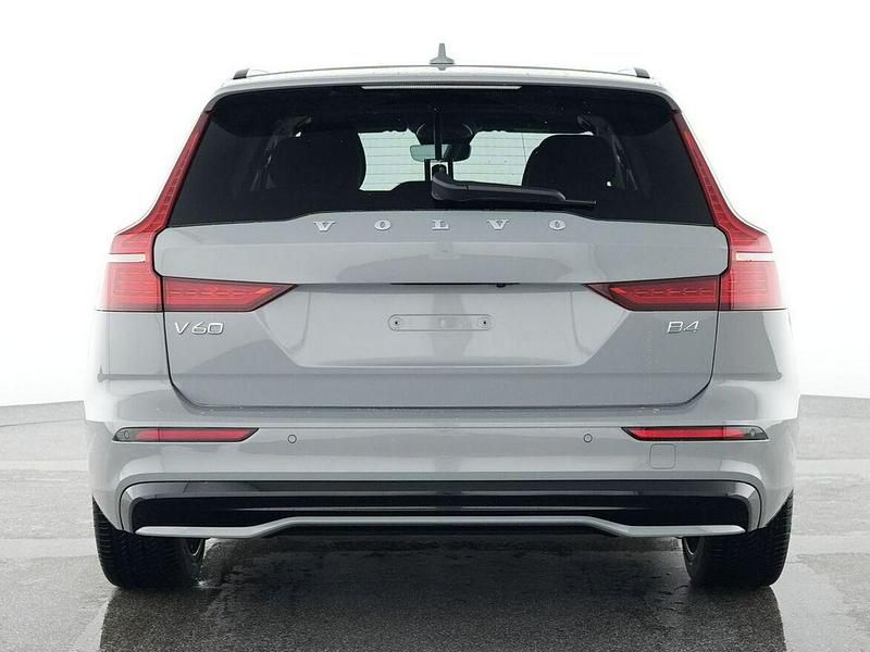 Używany Volvo V60 Plus 197 KM (144 kW) 2025 Czarny Kombi