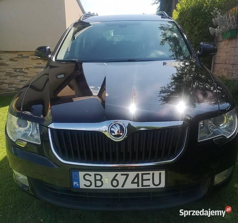 Czarny Używany 2010 Skoda Superb Kombi | 19 000 zł (Dość drogi) - Obraz 1/4