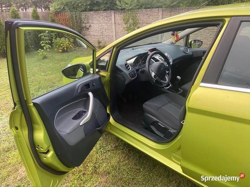 Używany Ford Fiesta 2009 Zielony Hatchback