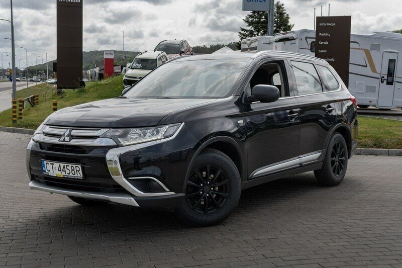 Czarny Używany 2017 Mitsubishi Outlander SUV | 53 900 zł (Dobra cena) - Obraz 1/4