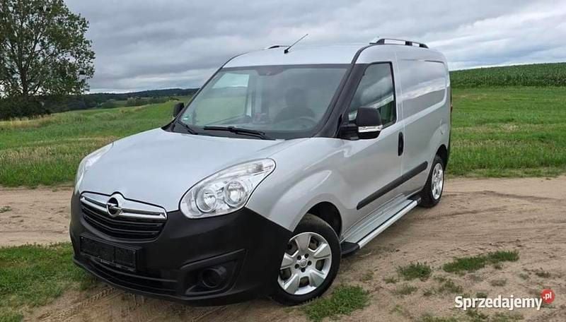 Używany 2013 Opel Combo Minivan | 21 000 zł (Uczciwa cena) - Obraz 1/4