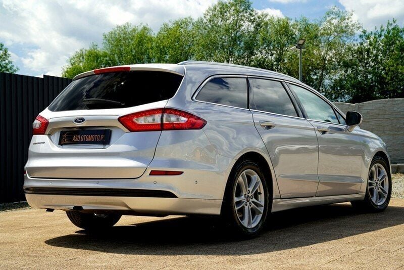 Używany Ford Mondeo 180 KM (132 kW) 2019 Srebrny (metalik) Sedan/Limuzyna