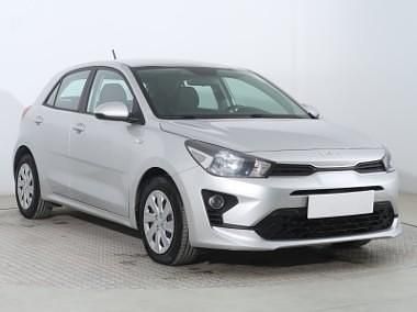 Srebrny Używany 2021 Kia Rio Hatchback | 43 999 zł (Uczciwa cena) - Obraz 1/4