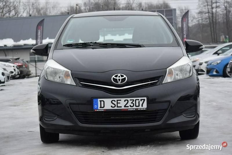 Używany Toyota Yaris 100 KM (73 kW) 2011 Czarny (metalik) Hatchback