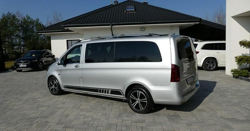 Używany Mercedes V200 136 KM (100 kW) 2017 Srebrny (metalik) Minivan