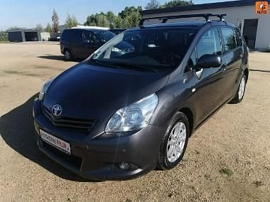 Szary Używany 2012 Toyota Verso Minivan | 24 900 zł (Dobra cena) - Obraz 1/4