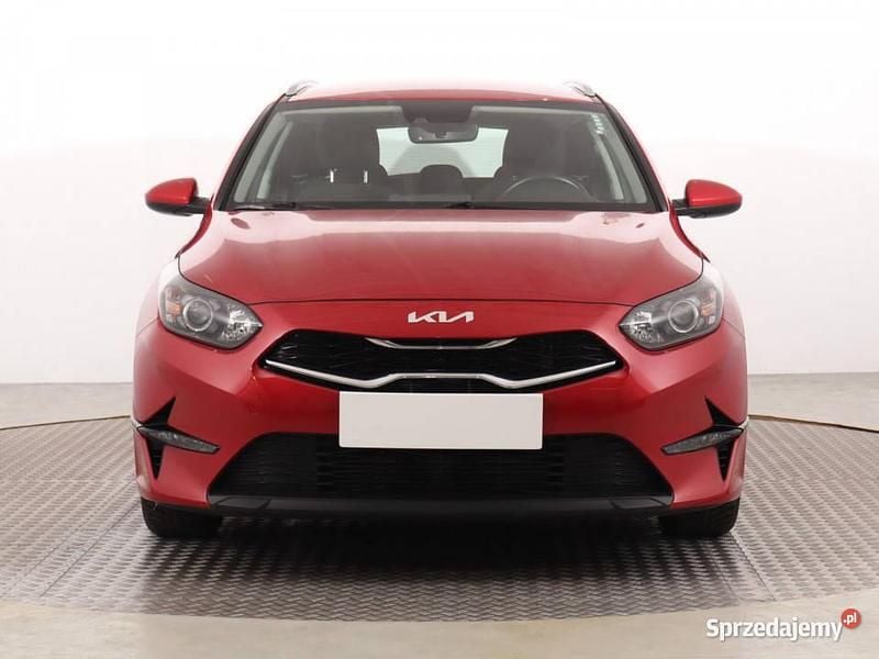Używany Kia Ceed 160 KM (117 kW) 2023 Czerwony Hatchback