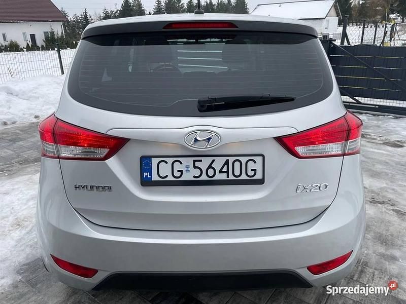 Używany Hyundai ix20 125 KM (91 kW) 2019 Srebrny Hatchback