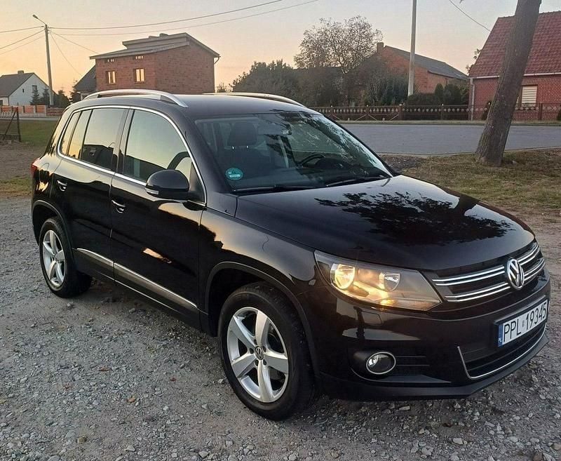 Czarny Używany 2012 VW Tiguan SUV | 29 600 zł (Super Cena) - Obraz 1/4