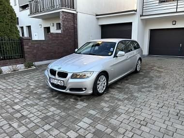 Używany BMW 318 143 KM (105 kW) 2010 Srebrny Kombi