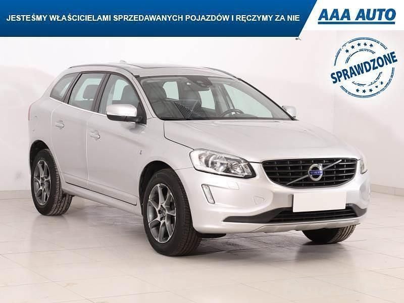 Używany Volvo XC60 2015 Srebrny SUV