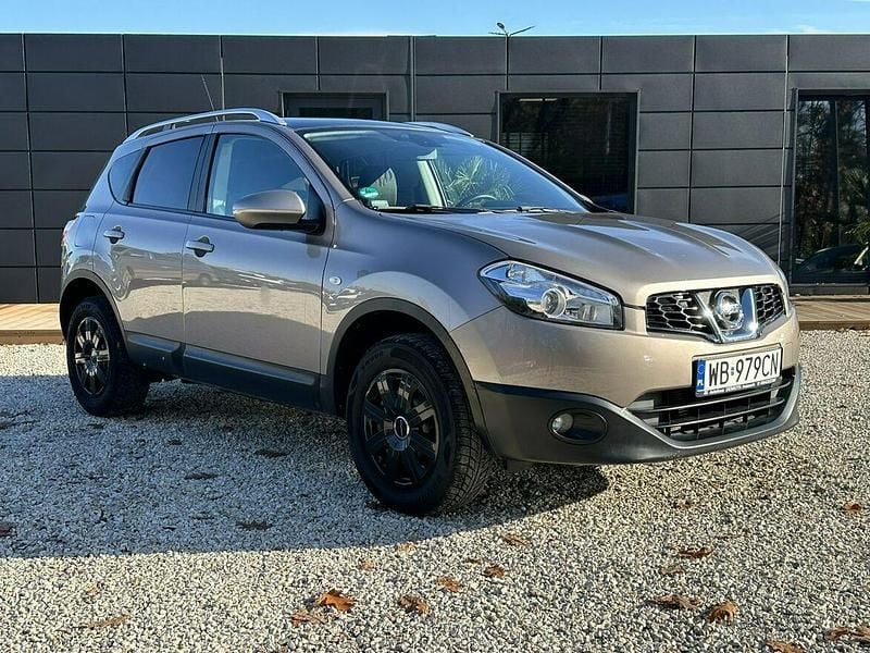 Używany Nissan Qashqai 140 KM (102 kW) 2011 Brązowobeżowy SUV