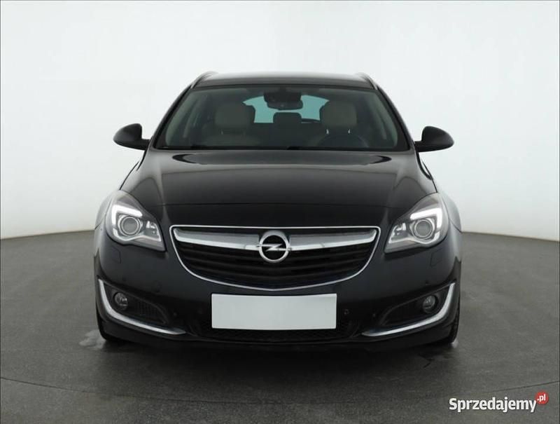 Używany Opel Insignia 2015 Czarny Kombi
