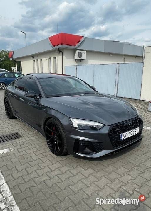 Szary Używany 2022 Audi A5 Sportback Ambiente Hatchback | 179 999 zł - Obraz 1/4