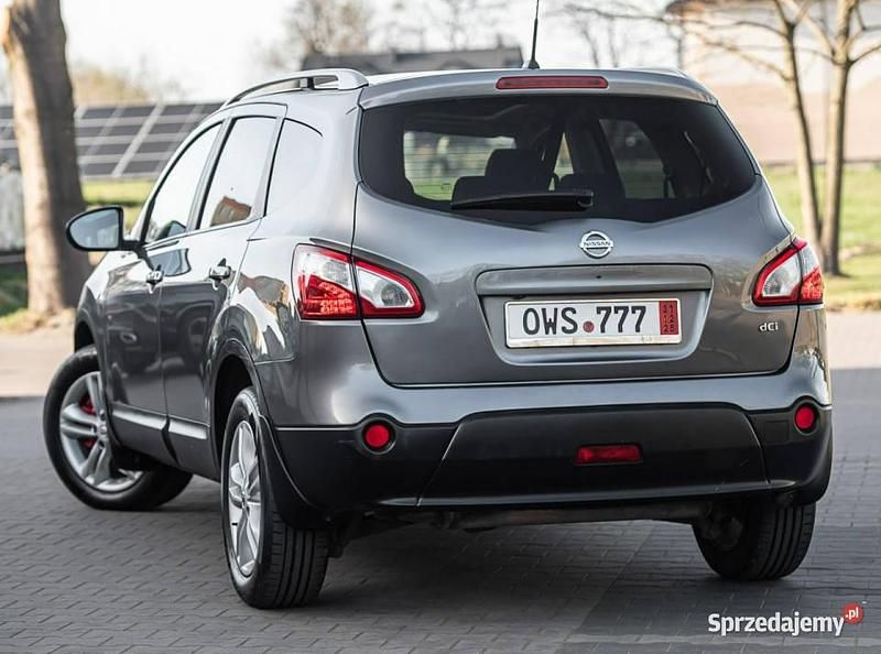 Szary Używany 2011 Nissan Qashqai +2 Tekna SUV | 26 700 zł (Uczciwa cena) - Obraz 1/4
