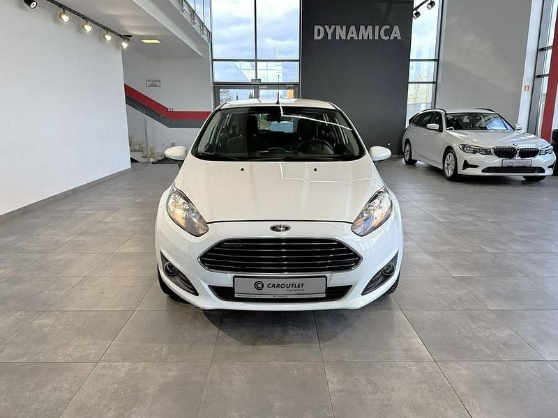 Biały Używany 2015 Ford Fiesta Hatchback | 22 900 zł (Uczciwa cena) - Obraz 1/2