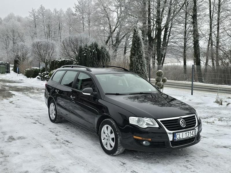 Czarny Używany 2010 VW Passat Kombi | 14 900 zł (Uczciwa cena) - Obraz 1/4