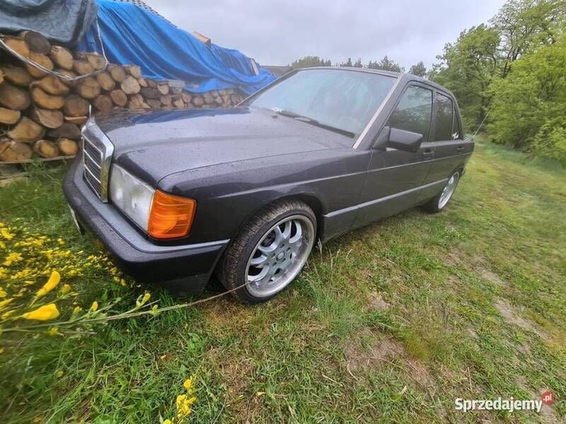 Używany 1992 Mercedes 190 | 29 500 zł - Obraz 1/4