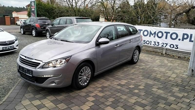 Srebrny (metalik) Używany 2017 Peugeot 308 Kombi | 29 900 zł (Dobra cena) - Obraz 1/4