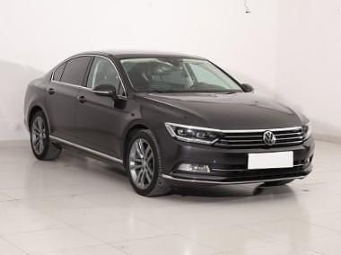Szary Używany 2017 VW Passat Sedan/Limuzyna | 63 999 zł (Uczciwa cena) - Obraz 1/4