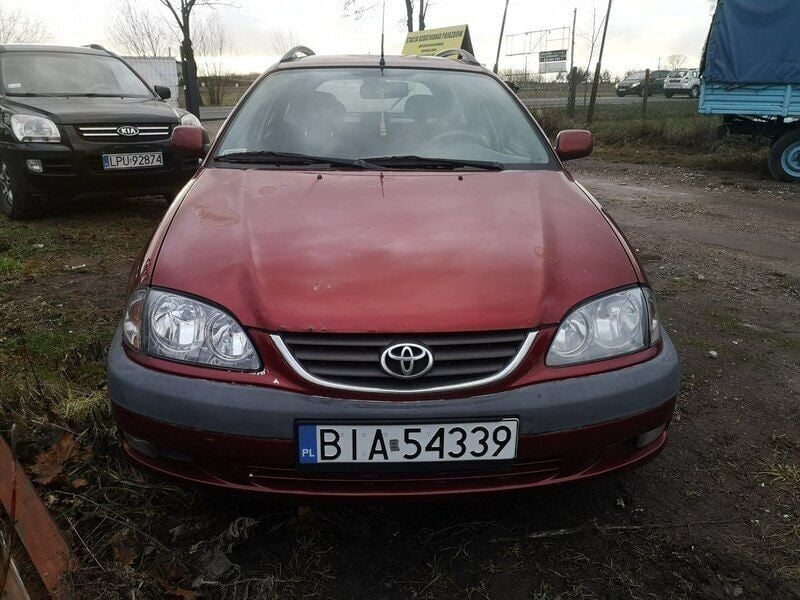 Bordowy Używany 2001 Toyota Avensis Kombi | 3999 zł - Obraz 1/4