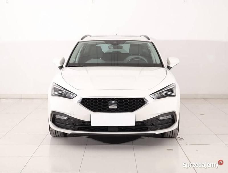 Biały Używany 2021 Seat Leon Kombi | 63 499 zł (Uczciwa cena) - Obraz 1/4