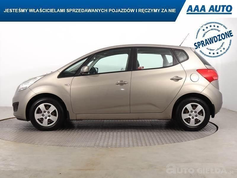 Używany Kia Venga 90 KM (66 kW) 2011 Srebrny Hatchback