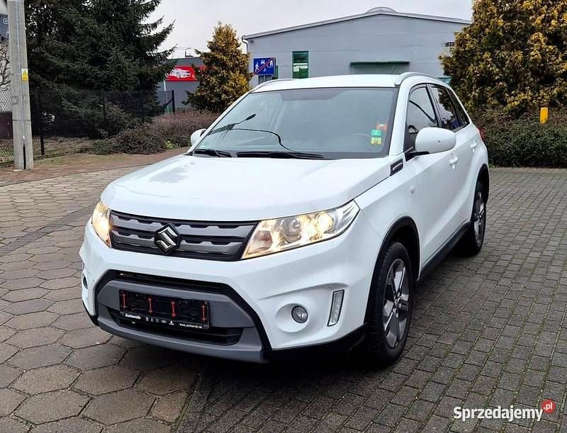 Biały Używany 2018 Suzuki Vitara SUV | 48 900 zł - Obraz 1/4