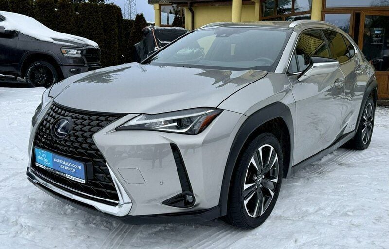 Szary (metalik, perła) Używany 2021 Lexus UX SUV | 95 900 zł (Uczciwa cena) - Obraz 1/4