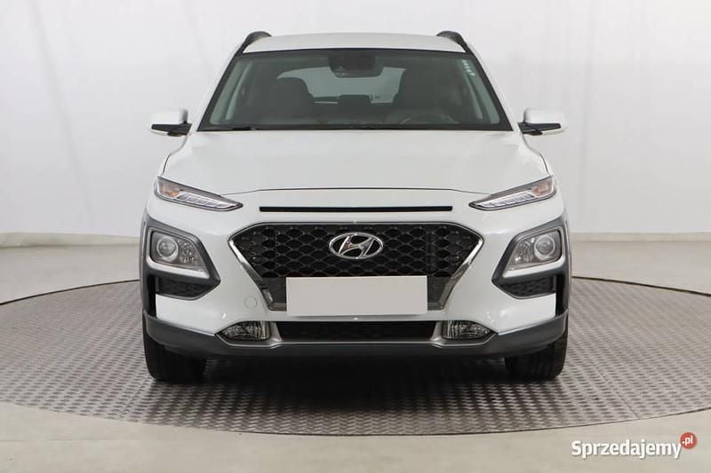 Używany Hyundai Kona 120 KM (88 kW) 2020 Biały SUV