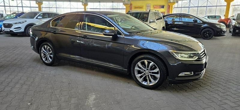 Używany VW Passat 190 KM (139 kW) 2018 Szary Sedan/Limuzyna
