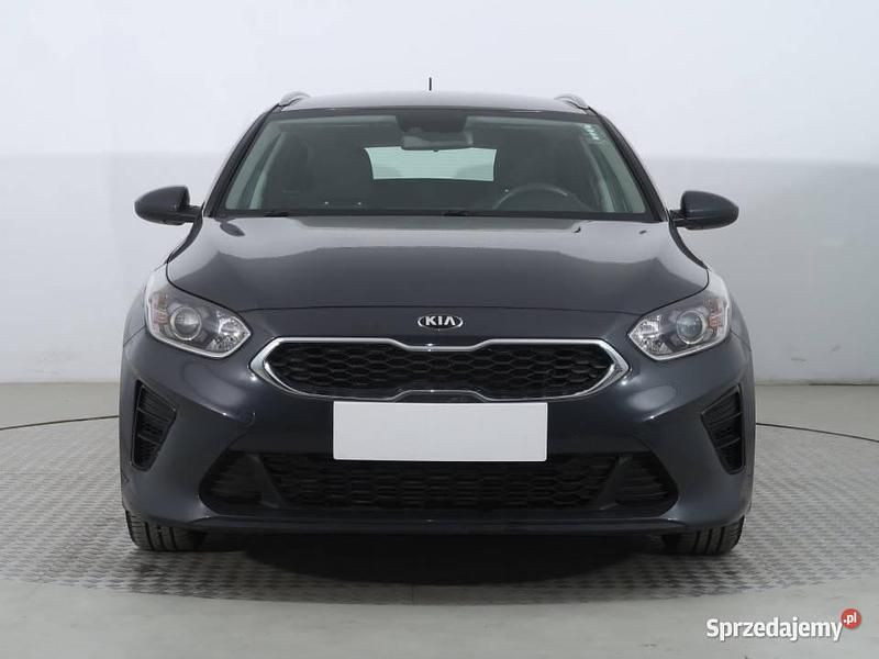 Szary Używany 2020 Kia Ceed Kombi | 43 999 zł (Uczciwa cena) - Obraz 1/4