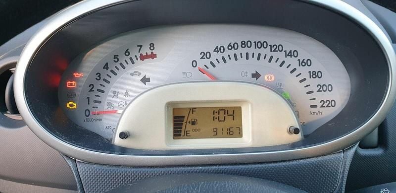 Czarny Używany 2009 Daihatsu Sirion Hatchback | 11 200 zł - Obraz 1/4