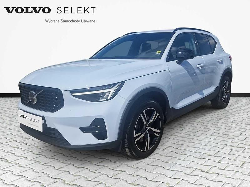 Niebieski Używany 2024 Volvo XC40 SUV | 179 900 zł (Dość drogi) - Obraz 1/4