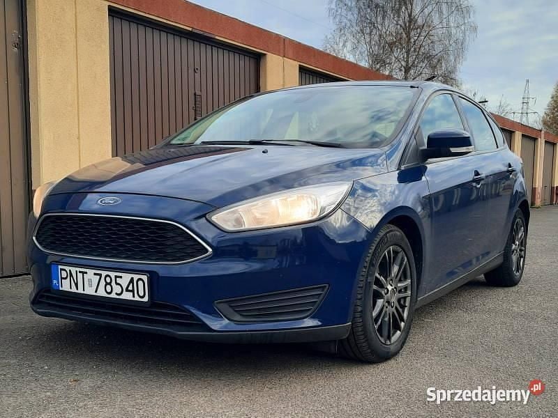 Granatowy Używany 2017 Ford Focus Hatchback | 25 900 zł (Super Cena) - Obraz 1/4