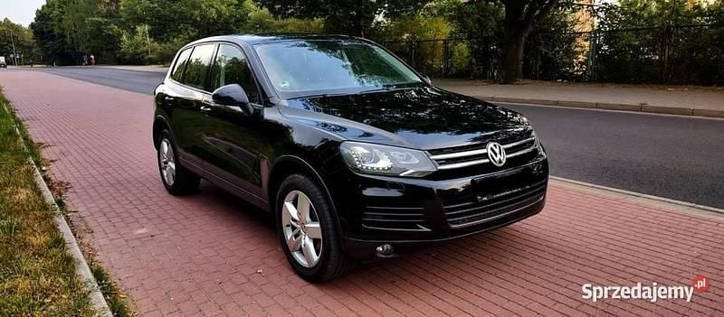 Czarny Używany 2011 VW Touareg SUV | 89 950 zł (Drogi) - Obraz 1/4