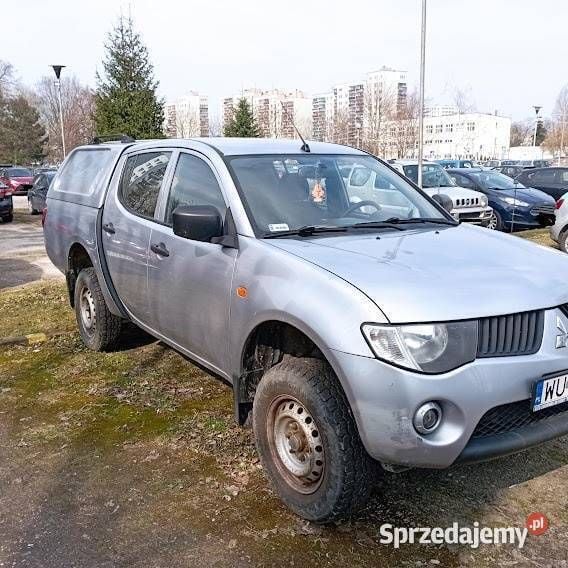 Srebrny Używany 2009 Mitsubishi L200 Pickup | 39 900 zł (Super Cena) - Obraz 1/4