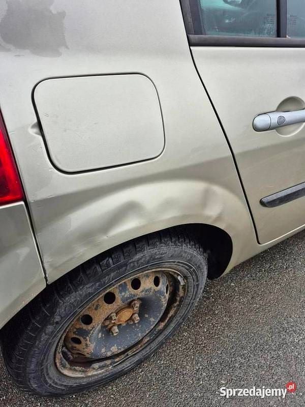 Używany Renault Mégane II 2005 Złoty Hatchback