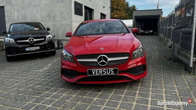 Czerwony (metalik) Używany 2018 Mercedes CLA250 AMG Sedan/Limuzyna | 78 000 zł - Obraz 1/4