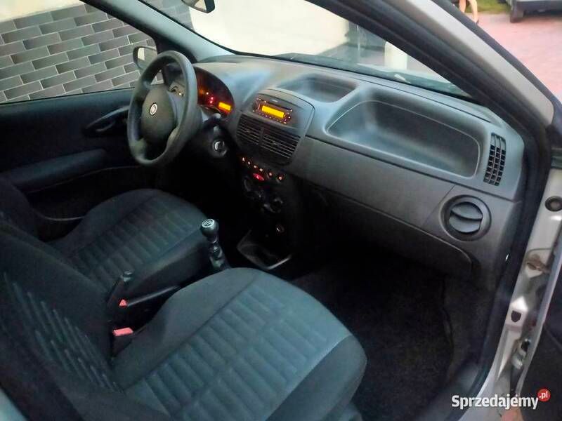 Używany Fiat Punto 2009 Srebrny Hatchback
