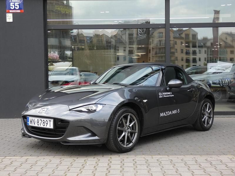 Machine gray Używany 2024 Mazda MX5 Kabriolet | 129 900 zł - Obraz 1/4