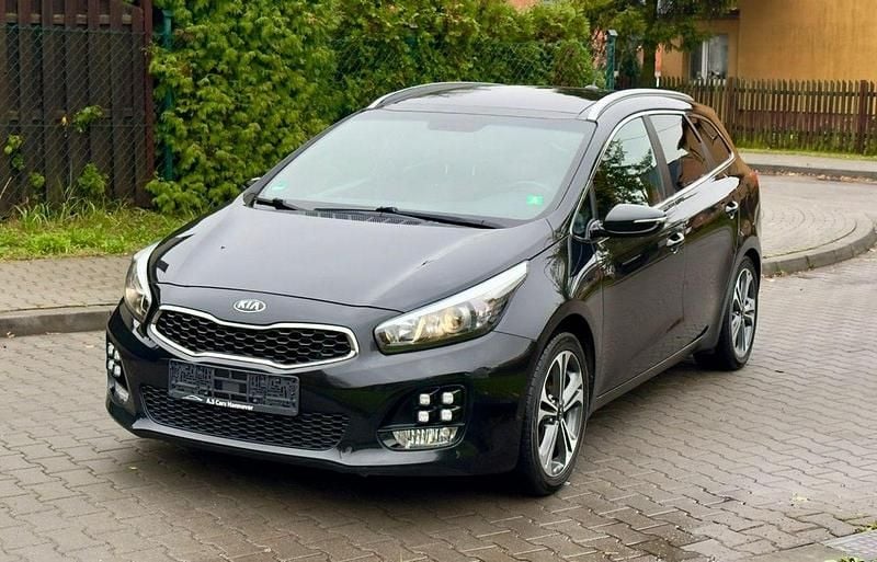Czarny Używany 2016 Kia Ceed Kombi | 43 000 zł (Dość drogi) - Obraz 1/4