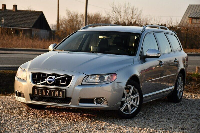 Używany Volvo V70 203 KM (149 kW) 2010 Szary (metalik, perła) Kombi