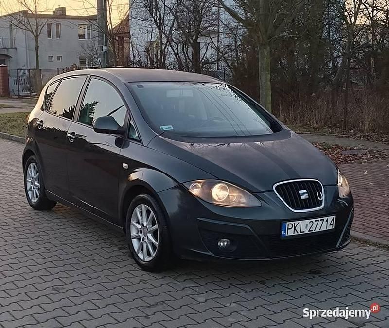 Szary Używany 2011 Seat Altea Minivan | 17 900 zł (Uczciwa cena) - Obraz 1/4
