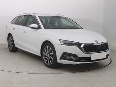 Biały Używany 2022 Skoda Octavia Kombi | 95 999 zł (Drogi) - Obraz 1/4