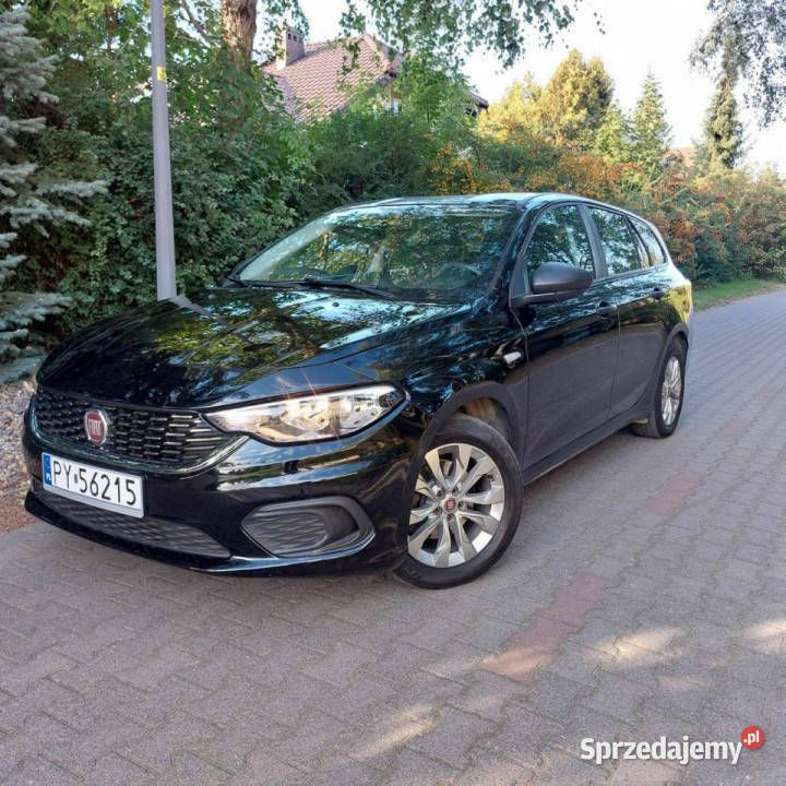 Czarny Używany 2018 Fiat Tipo Kombi | 47 333 zł (Uczciwa cena) - Obraz 1/4