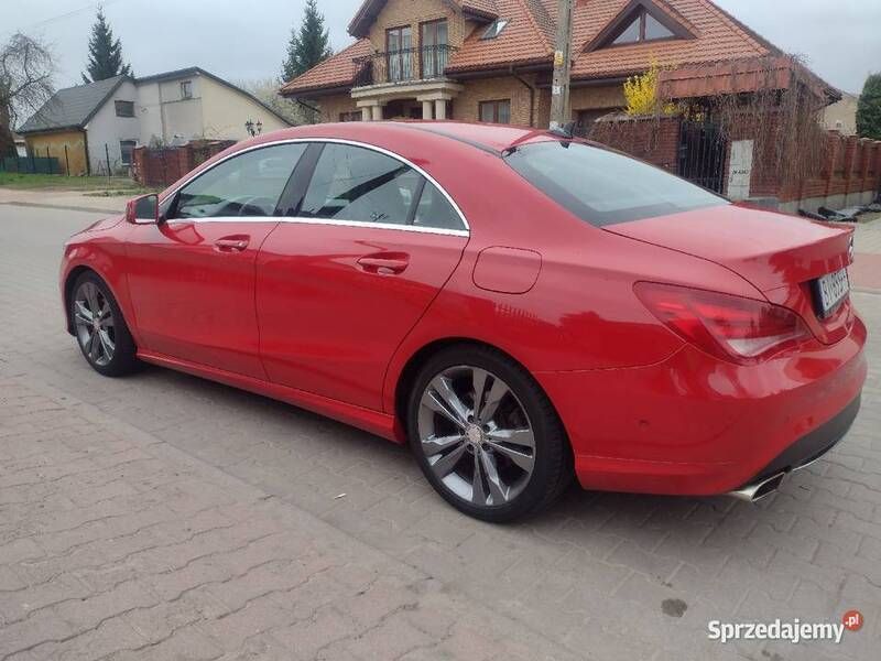 Czerwony Używany 2013 Mercedes CLA200 Sedan/Limuzyna | 49 999 zł (Uczciwa cena) - Obraz 1/4