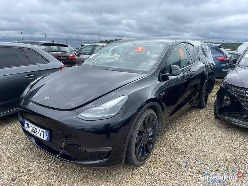 Czarny Używany 2023 Tesla Model Y SUV | 56 600 zł - Obraz 1/4