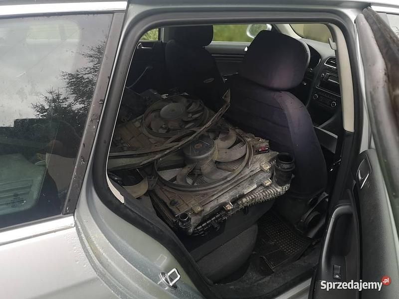 Używany VW Golf VI 2011 Srebrny Hatchback